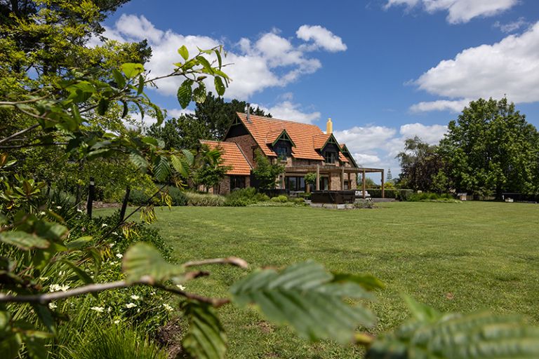 Karaka-cultivated-retreat-feature