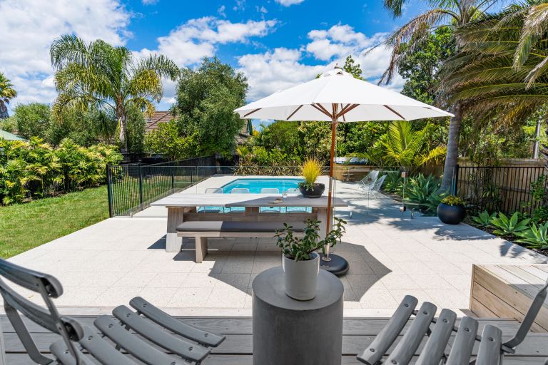 Narrow Neck Backyard Bliss